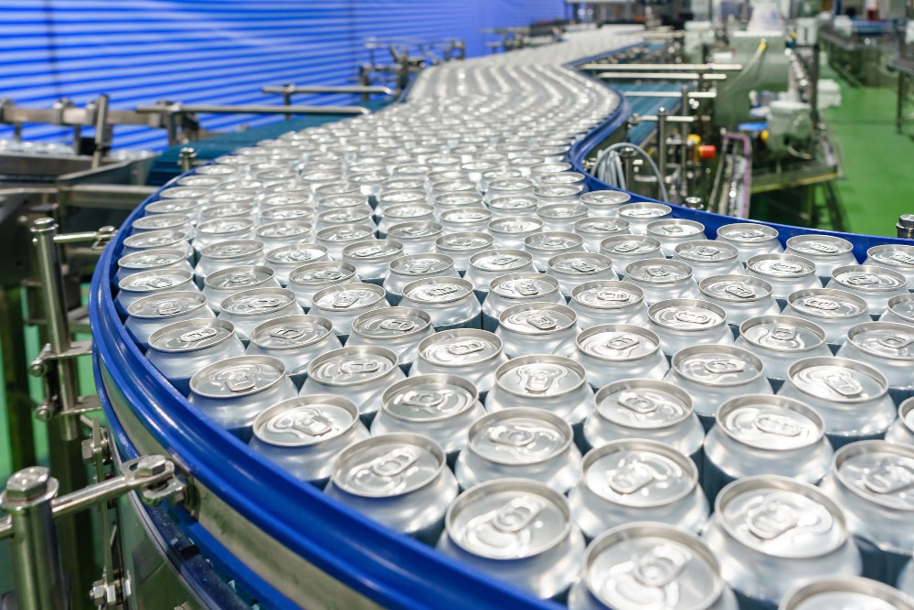 conveyor-line-carrying-thousands-aluminum-beverage-cans-factory Technologies & Applications